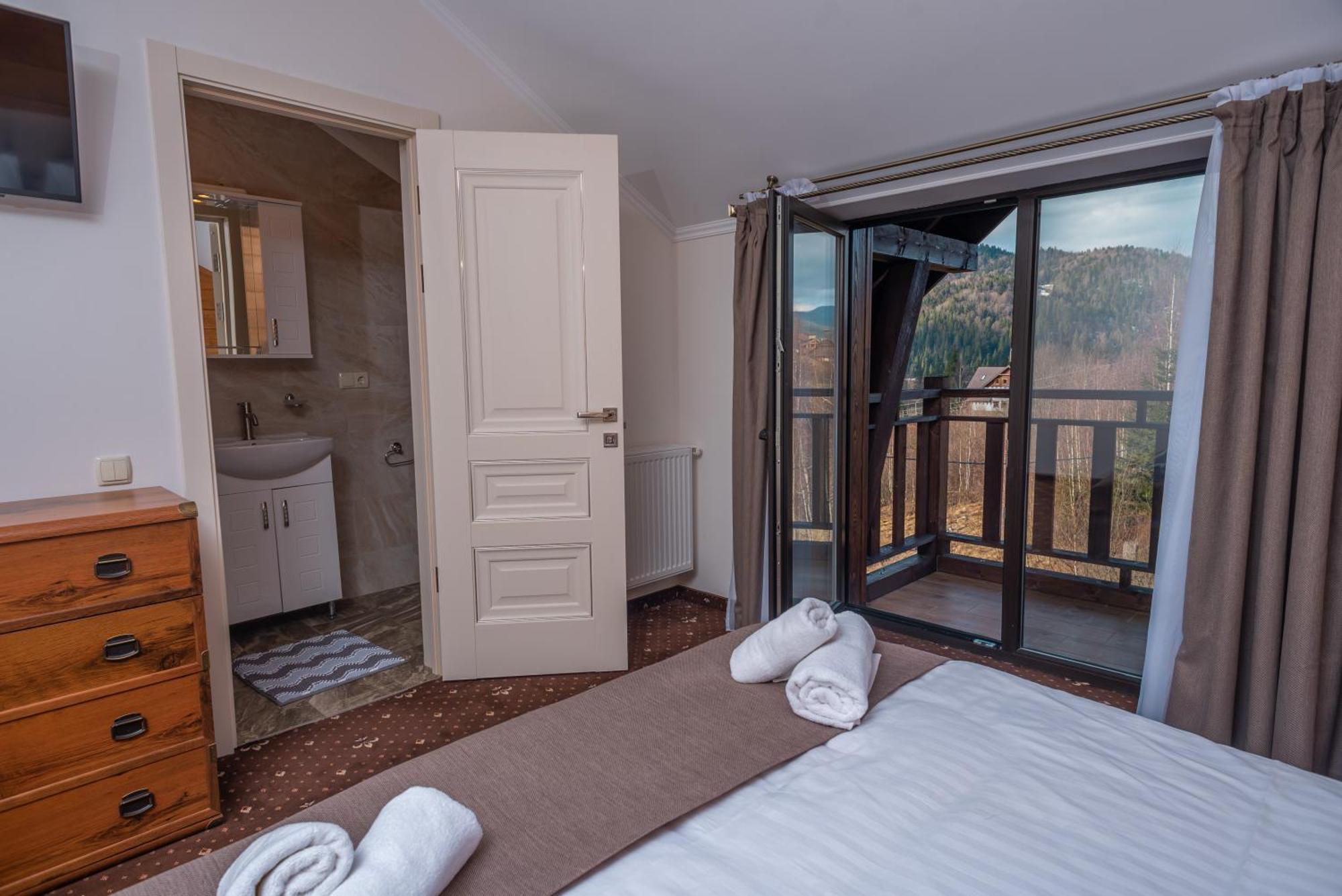 Residence Chalet & Nesh Tatariv Esterno foto