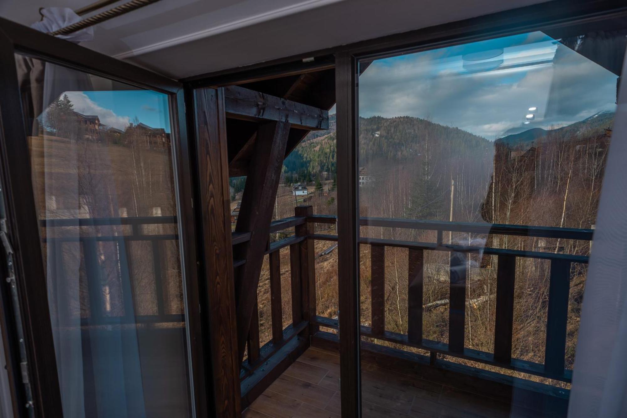 Residence Chalet & Nesh Tatariv Esterno foto
